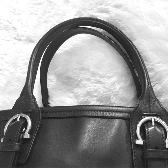 Elegant Ferragamo Leather Business Tote, Nero, Large 17Wx16.5Hx6.5Basex6.5Drop - Picture 2 of 8